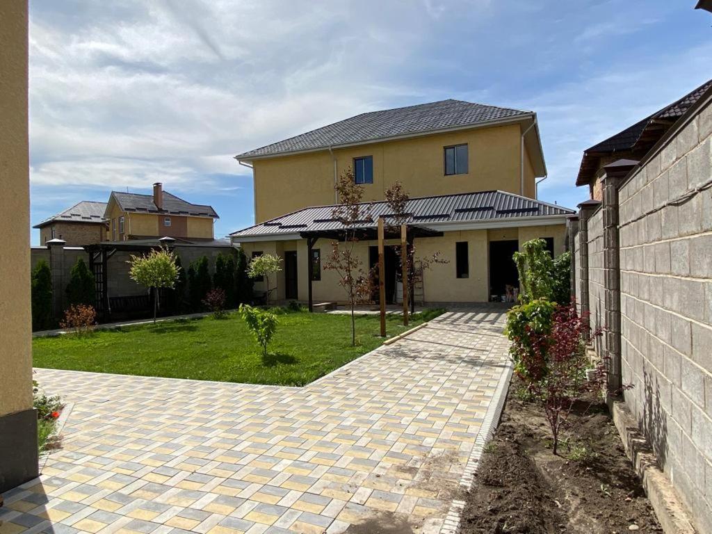Aikol Guesthouse Privokzalnoye Bagian luar foto